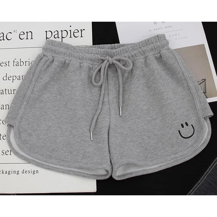 Quần Đùi Ngủ Nữ Mặc nhà In Hình Mặt Cười, Quần Short Nữ Mặc Ở Nhà Freesize | BigBuy360 - bigbuy360.vn