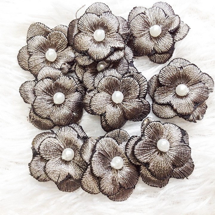 Bông thêu sẵn 3D nhiều màu gói 10 hoa mai kết áo