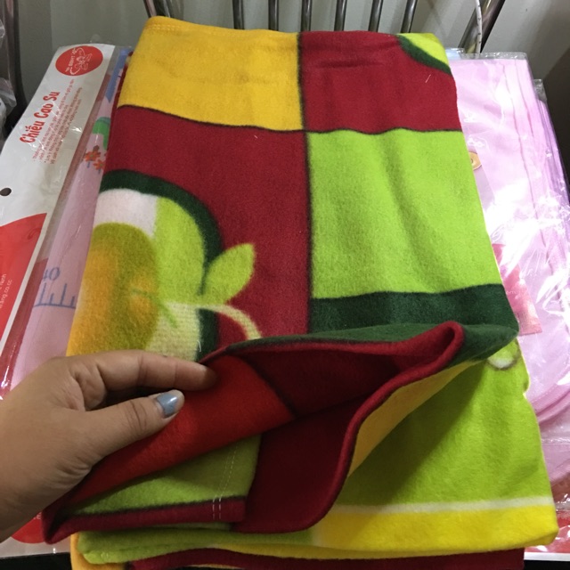 Chăn nỉ quấn cho bé sơ sinh