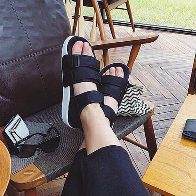 Sandal Adidas USED size 38