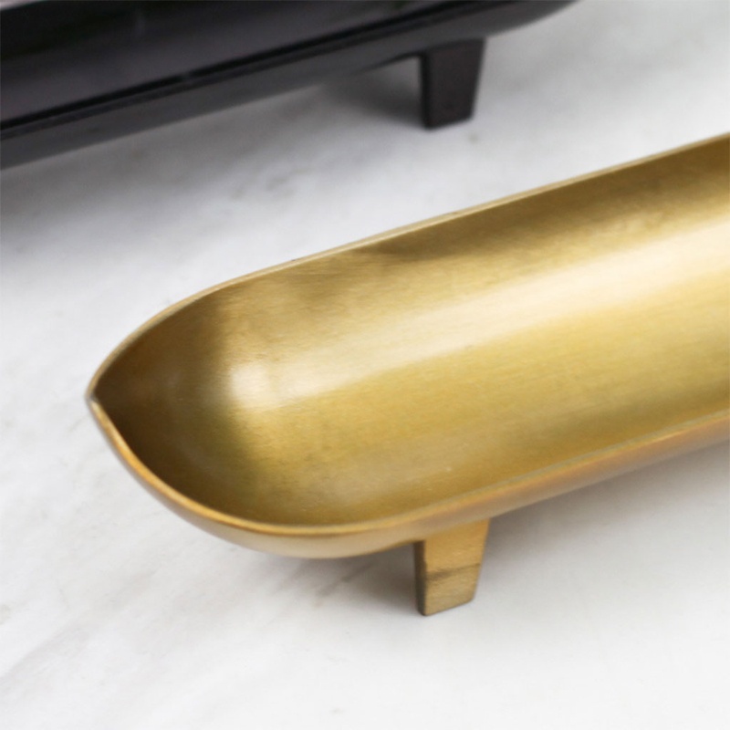 Giá Đỡ Nến Hình Nón Bằng Kim Loại Phong Cách Bắc Âu