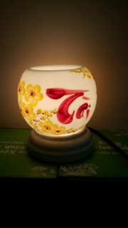 Combo đèn xông tinh dầu và tinh dầu 10ml tặng 2 bóng