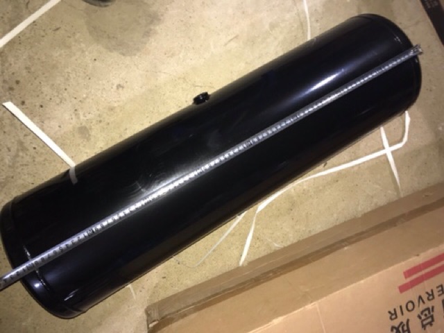 Sản phẩm gia đình làm: bầu hơi  890/245/40L 4 lỗ