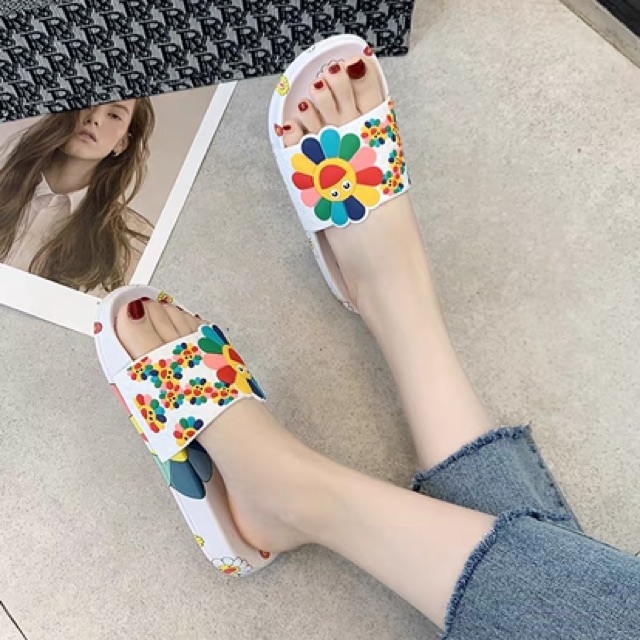 Dép hoa mặt cười màu sắc rực rở | BigBuy360 - bigbuy360.vn