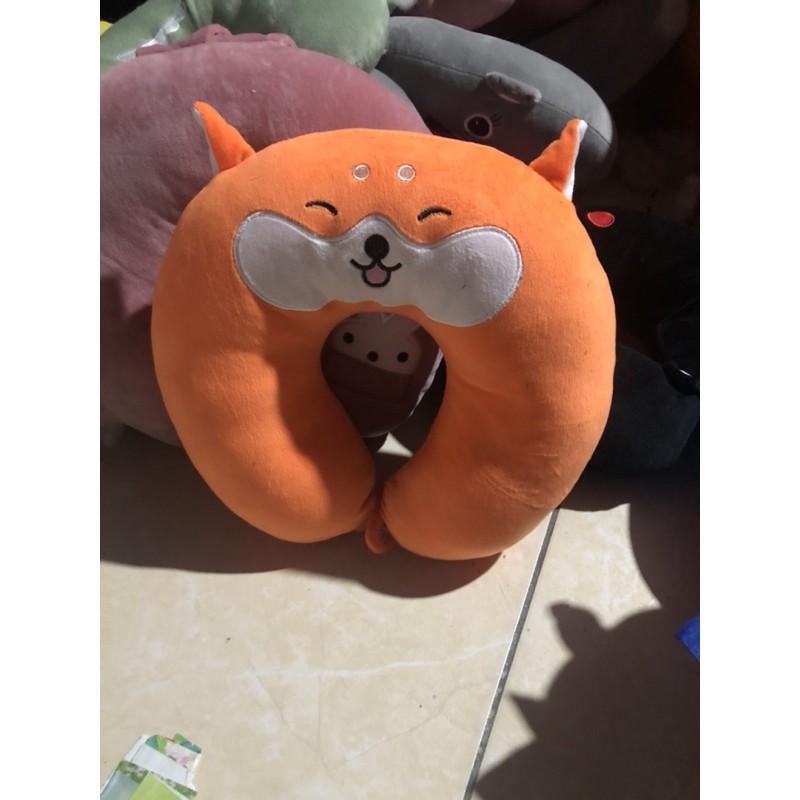 Gối tựa cổ chữ U (giao màu ngẫu nhiên)