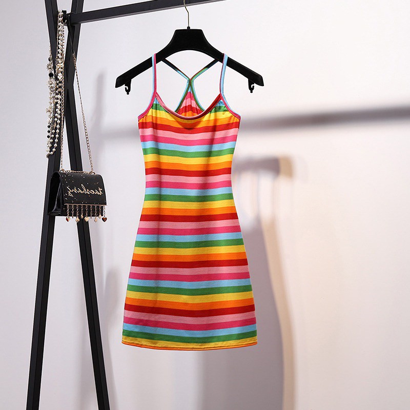 Set áo thun sát nách và chân váy phong cách năng động cho nữ | BigBuy360 - bigbuy360.vn