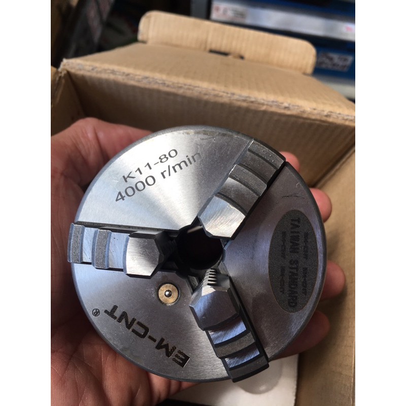 Măm cặp máy tiện định tâm 3 chấu K11-80 EM-CNT