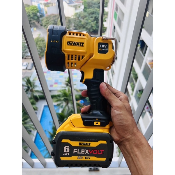 Đèn Dewalt DCl043 Chính Hãng 4 Tim Led 1500Lumen