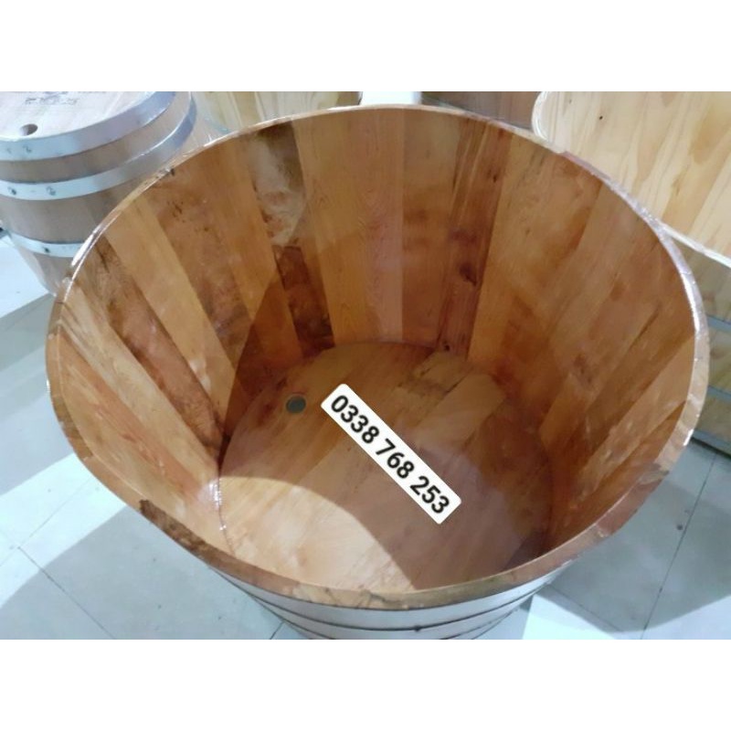 Bồn Tắm Gỗ Pơ Mu Dáng Tròn Không Viền.