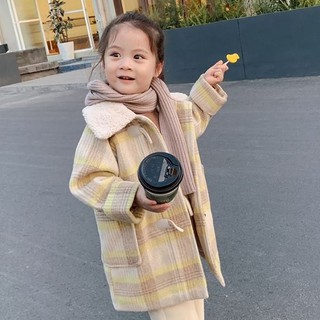 Áo khoác dạ khuy sừng