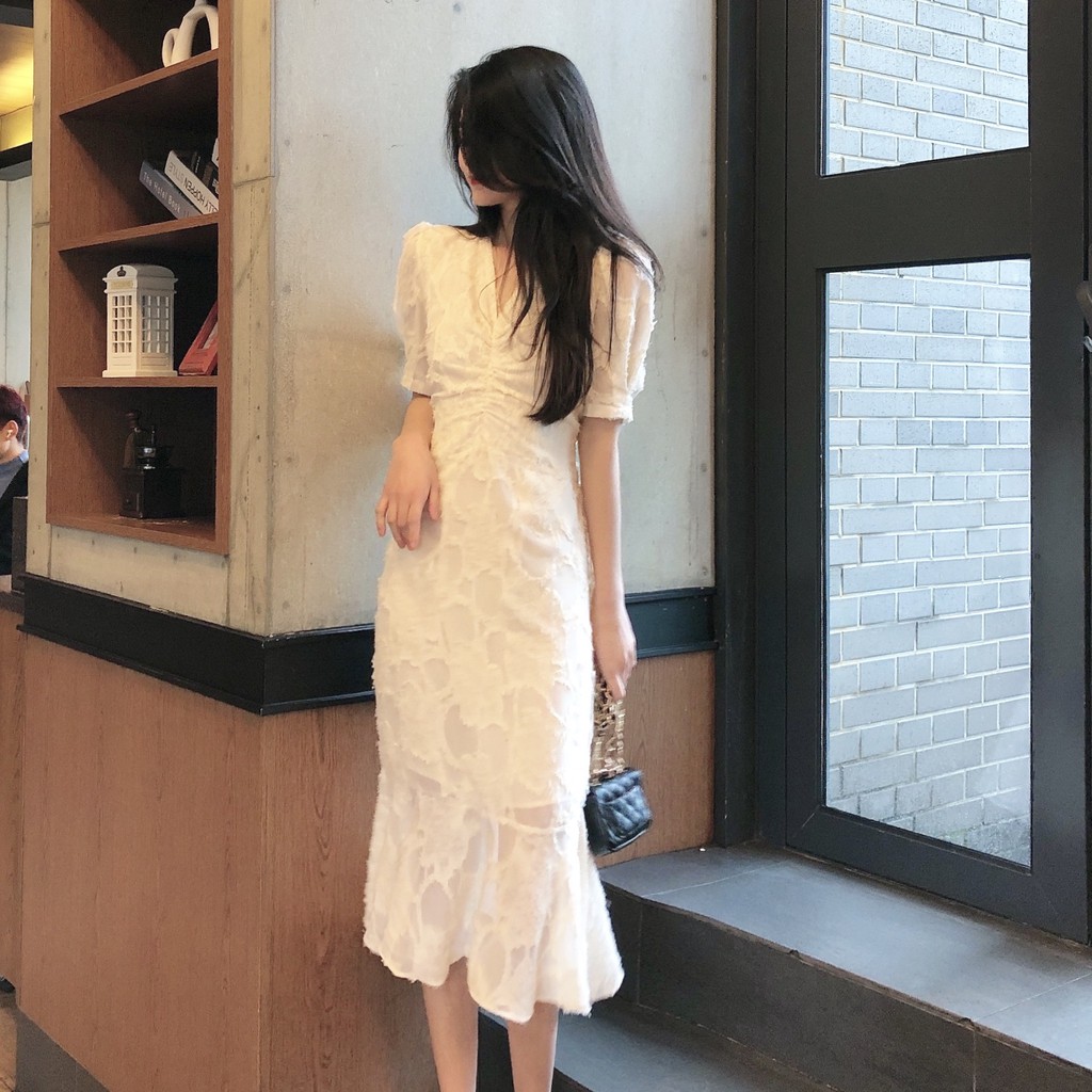 Váy dự tiệc cổ V dáng dài ôm body nhún bèo đuôi cá điệu đà sang trọng kiểu Pháp