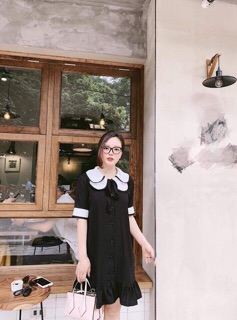 Đầm đen cổ sen cột nơ