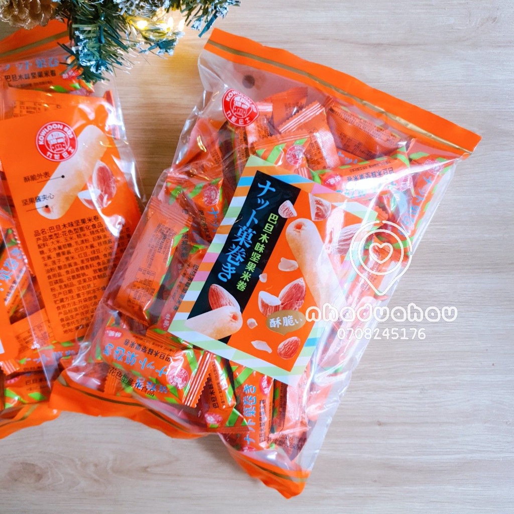 Một gói bánh gạo cuộn nhân kem hạnh nhân Kowlon Hongkong gói 250gam