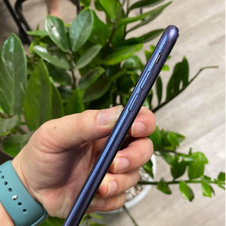 Tấm Dán Skin mặt sau Glossy Deep Space Chameleon Dành cho 5 6 7 8 6plus 7plus 8plus X XS XR XSMAX 11 PRO MAX