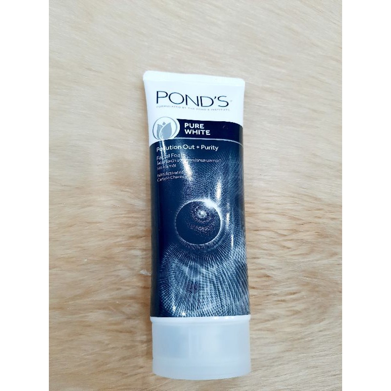 Sữa rửa mặt sáng da POND'S than đen Hồng Sáng Mịn tự nhiên