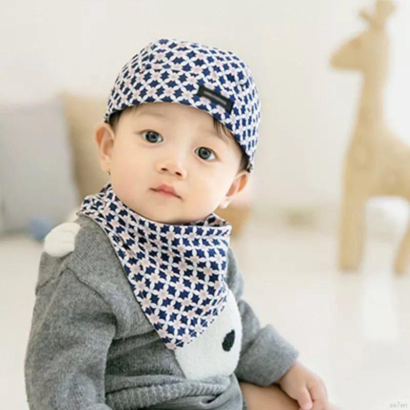 Set nón trùm đầu và khăn yếm in họa tiết xinh xắn dành cho các bé
