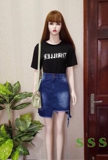 Đầm jean suông in chữ