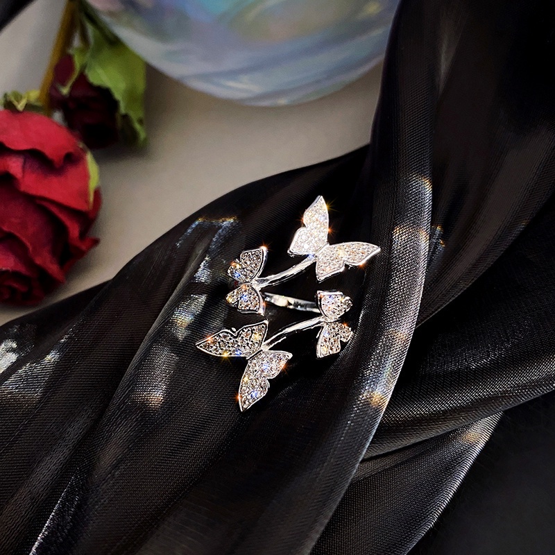 Nhẫn hở thiết kế bướm đính đá thời trang