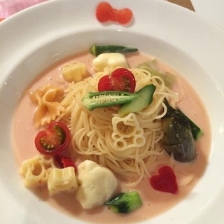 Nui Hello Kitty cho bé ăn dặm (8m+) 120gr