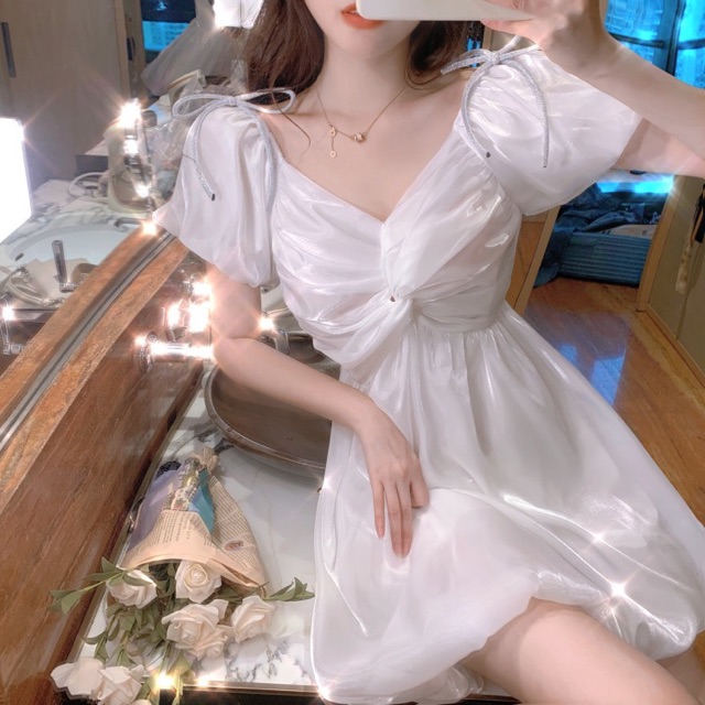 Đầm voan kính tay phồng phong cách sang trọng