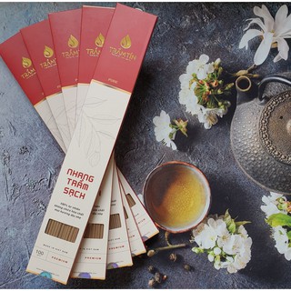 Nhang hương Trầm Tín được làm từ trầm hương nguyên chất, dòng Premium mùi trầm ngọt đậm, hôp 100g ~ 75 cây dài 40cm