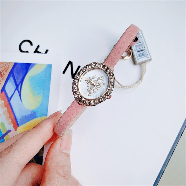 Đồng Hồ Nữ Vivienne Westwood dây da hồng