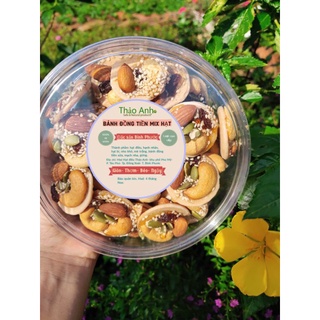 Bánh mix hạnh nhân, hạt điều, bí, nho