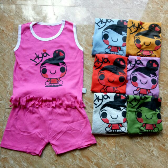 Bộ ba lỗ cô gái