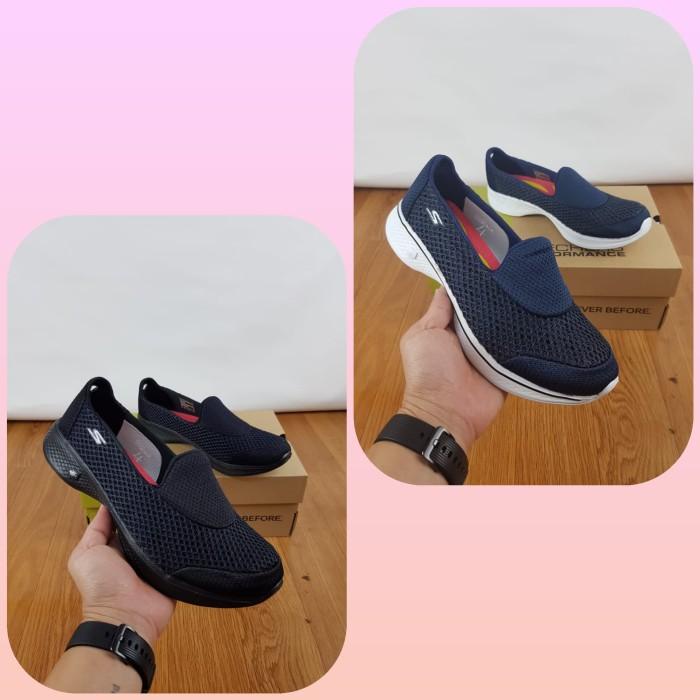 Giày nữ Skechers cổ cao