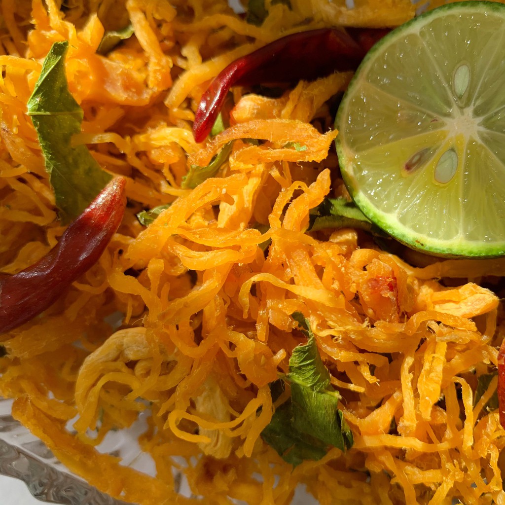 Khô Gà Lá Chanh Loại 1 Siêu Ngon - Bếp Của Ngoại HT | BigBuy360 - bigbuy360.vn