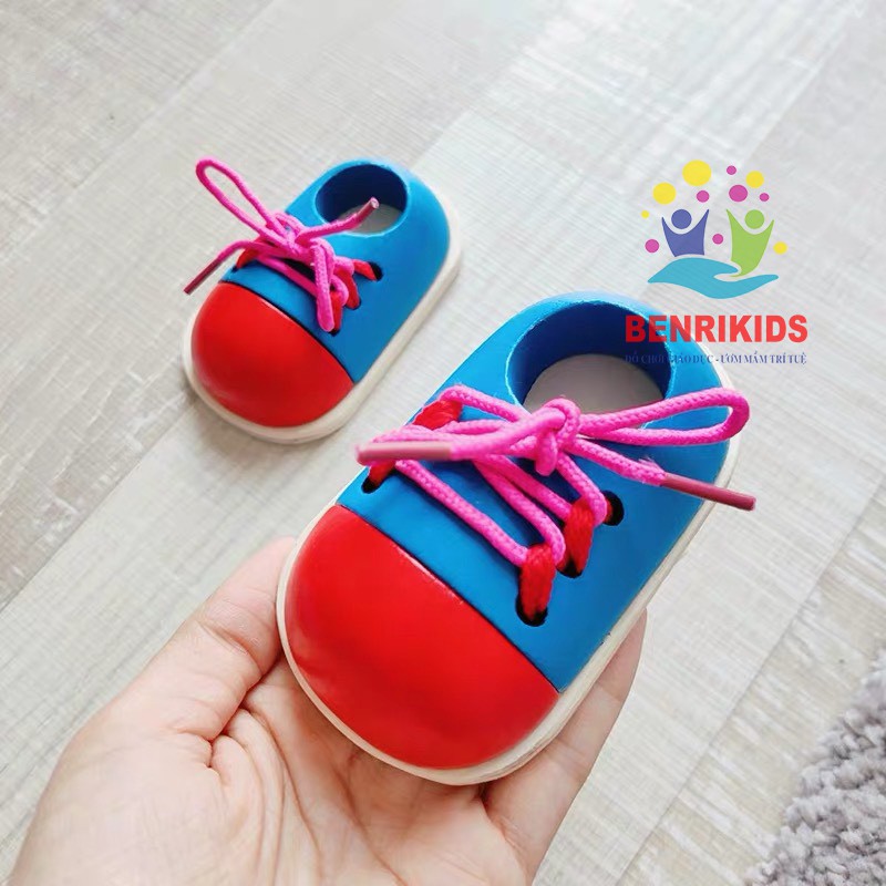 Đồ Chơi Tập Buộc Dây Giày Bằng Gỗ Cho Bé Phát Triển Kỹ Năng Sống