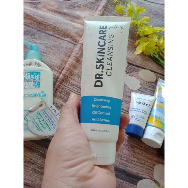 Sữa rửa mặt hàng si bán rẻ cho khách 17k/món