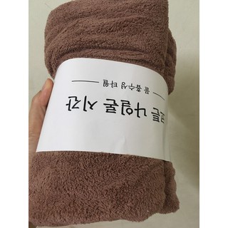 Khăn tắm xuất Hàn loại dày vô cùng thấm hút, dùng siêu thích