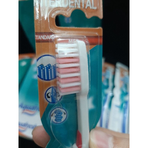 Bàn chải đánh răng Aquafresh