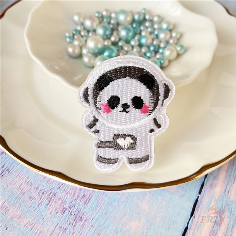 ☸ Miếng Dán Hình Phi Hành Gia Động Vật Nhỏ:Rabbit / Gấu Bắc Cực / Gấu Trúc / Chim Cánh Cụt / Cừu Tự Dính ☸ 1 Miếng Dán Ủi Lên Áo Hình Huy Hiệu Quần Áo (4CM*5CM)