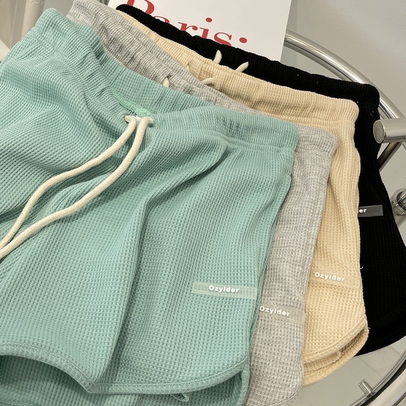 Quần đùi thể thao ống rộng màu trơn xinh xắn dễ phối đồ dành cho nữ