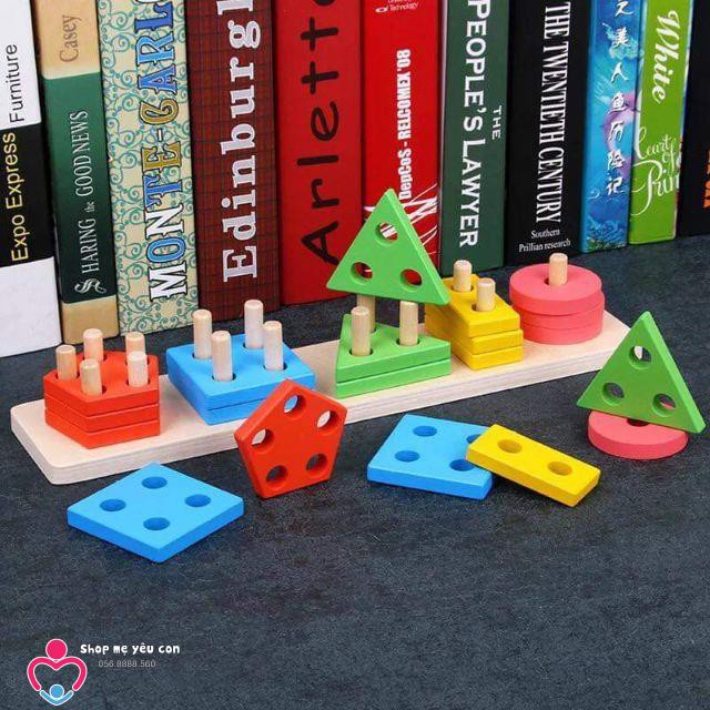 Giáo cụ Montessori thả hình khối