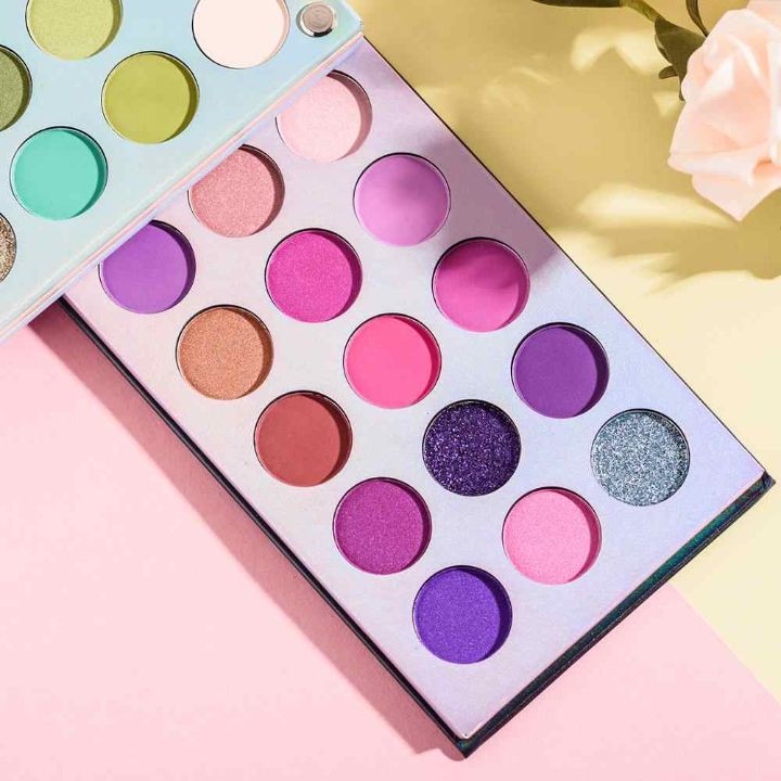 Bảng màu mắt Beauty Glazed Color Board 60 ô 4 tầng đủ nhỏ gọn, tiện lợi mang theo người