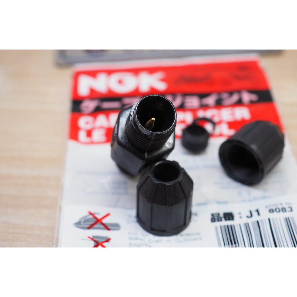 Đầu Nối Dây Tăng Áp NGK