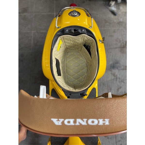Lót cốp chống nóng dành cho xe crea 50cc xe nhật bãi, chất liệu vải cách nhiệt dày bền đẹp, có 3 màu cho quí khách lựa..