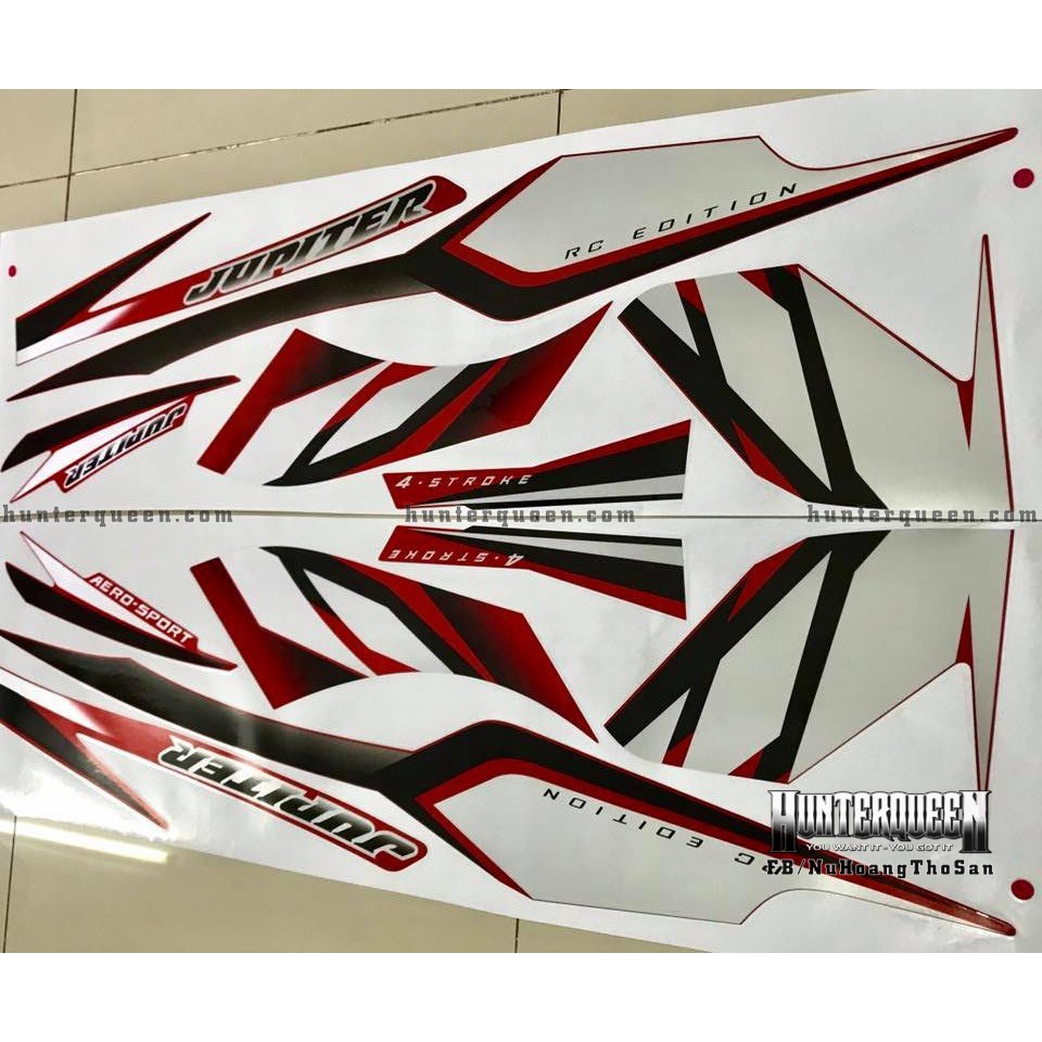Tem in UV cao cấp. Tem xe Jupiter đỏ đen, chất liệu candy. Sắc nét tuyệt đối, chuẩn từng chi tiết. Chống phai màu