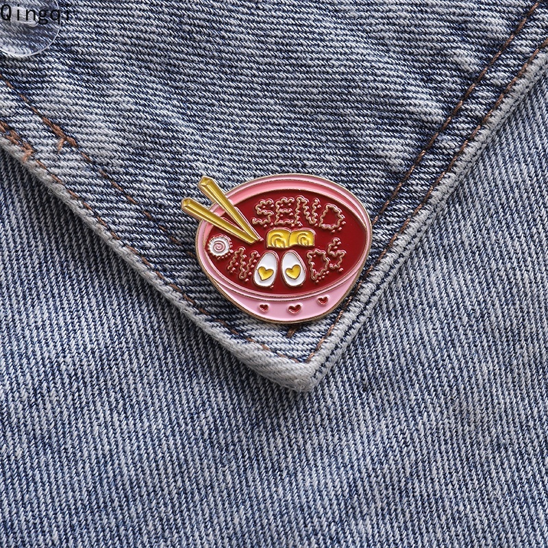 Ghim cài áo Miss Zoe hình tô mì ăn sáng tạo dễ thương