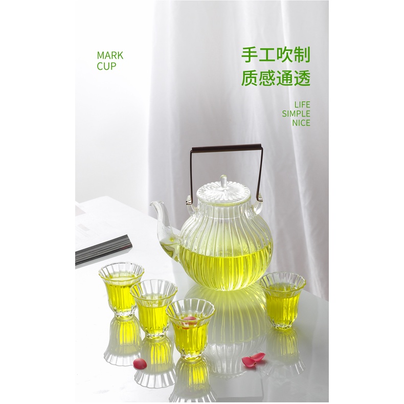 Ấm trà thủy tinh chịu nhiệt họa tiết Hoa Cúc 750ml