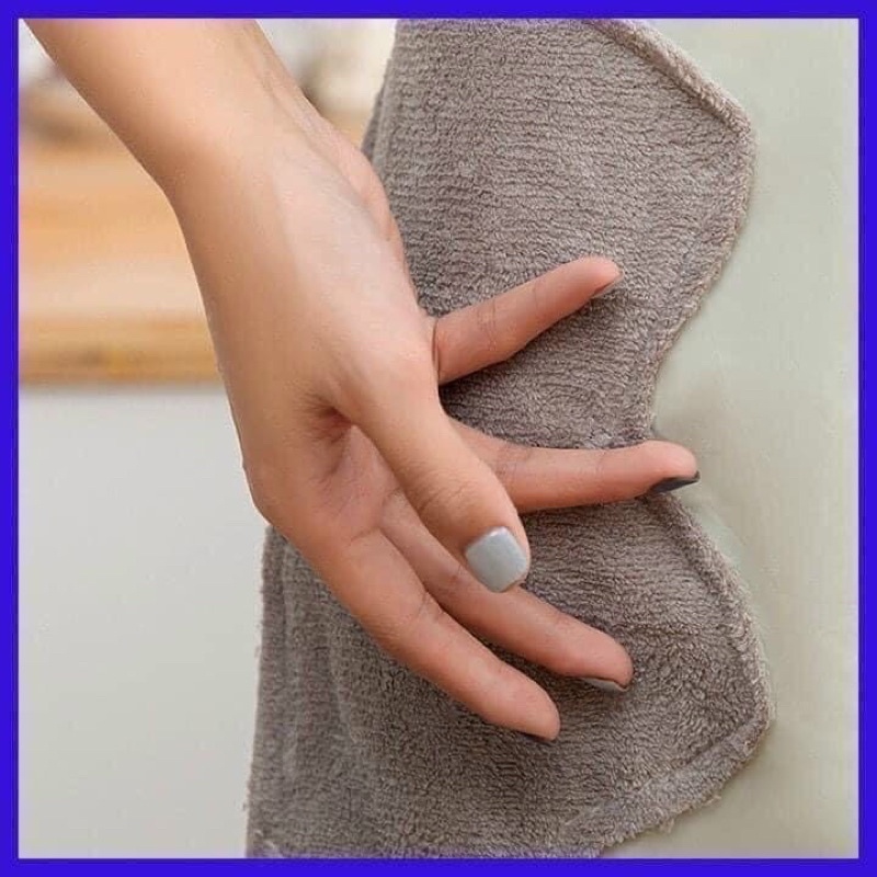 Tạp dề hình hoa cúc ,chống thấm nước ,2 bên lau tay( giao mầu ngẫu nhiên )