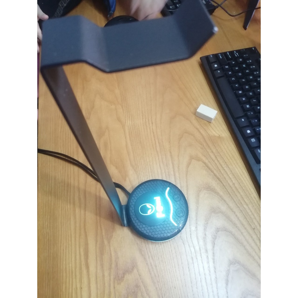 Nút Nguồn Đa Năng Fami Tròn Dán Kèm Giá Treo Tai Nghe Sử Dụng Cho Phòng Game Nét