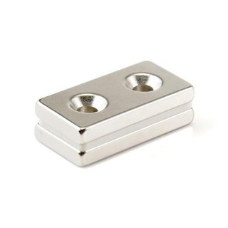 Nam Châm Đất Hiếm 30x15x5 Lỗ Bắt Vít 5