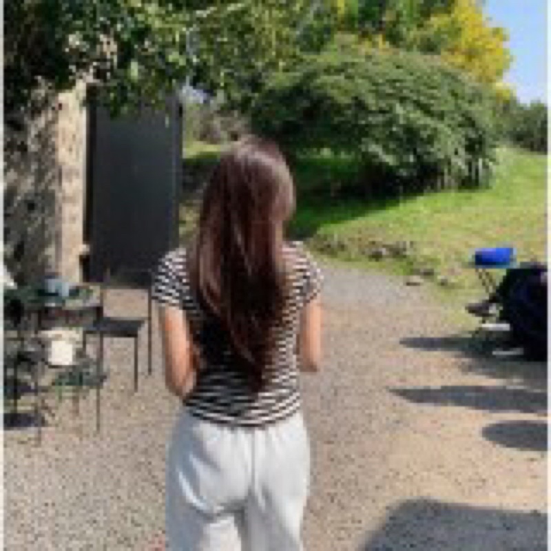 Áo zip tàu áo thun kẻ trắng đen