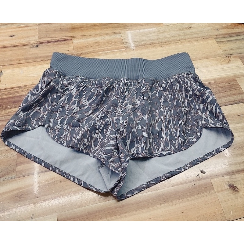 Quần short thể thao có quần trong Zellaa