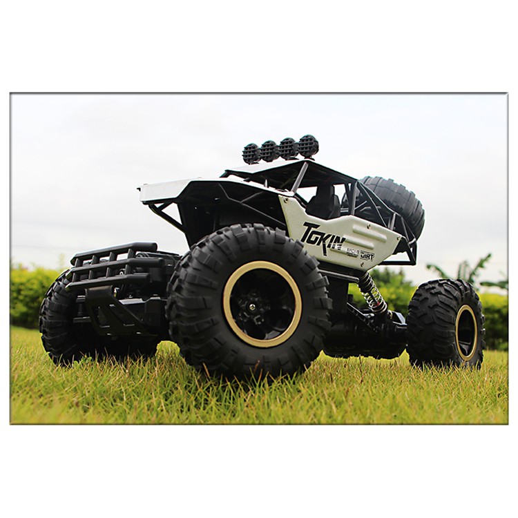 xe điều khiển rock4