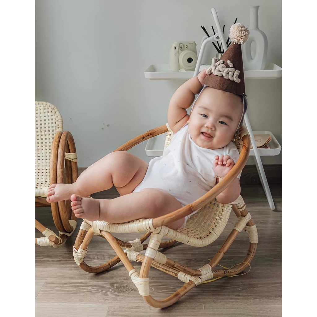 Ghế mây - Ghế bập bênh cho bé - Kiểu dáng xinh xắn, độc lạ, chắc chắn đảm bảo an toàn cho con